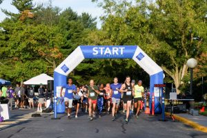 OrthoBethesda-5K-Runners-Starting-Race