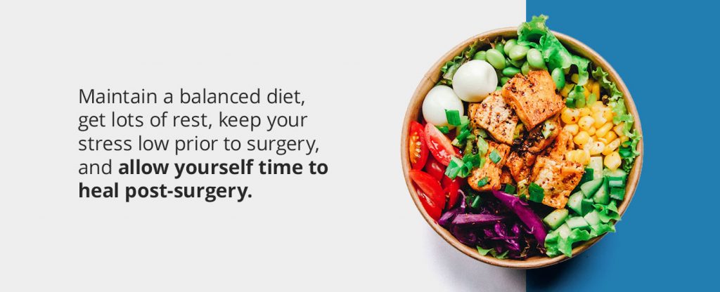 bowl of salad with chicken